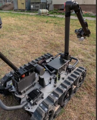 爆発物処理Eodのロボット軍隊は移動式ボディおよび制御システムを含んでいる