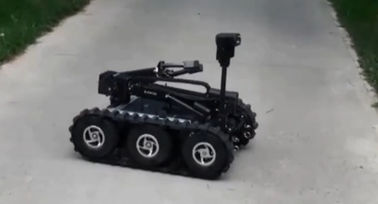 移動ロボット ボディと電池式Eodの工具セットを扱う爆薬